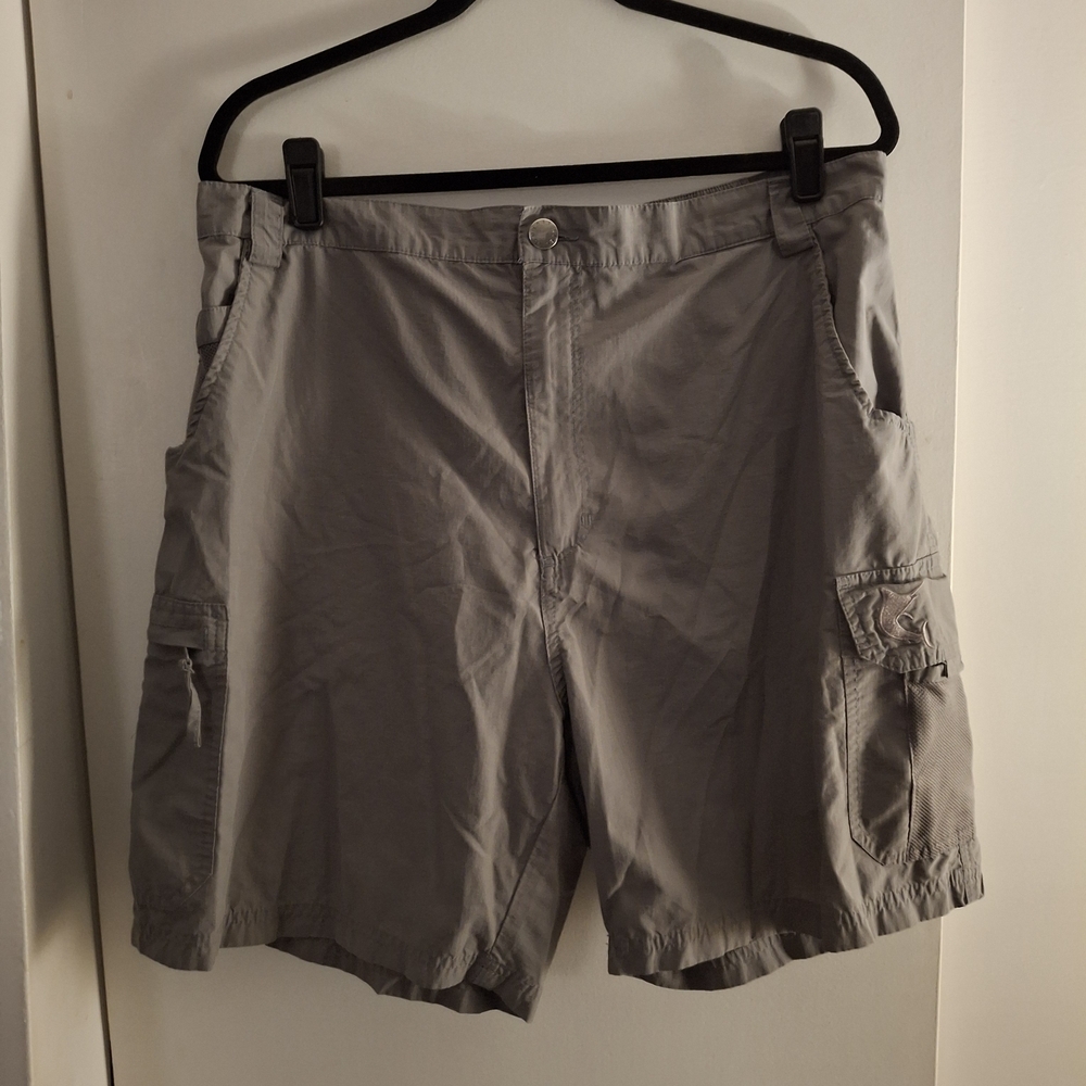 Reel Legends Men's Gray Cargo Shorts